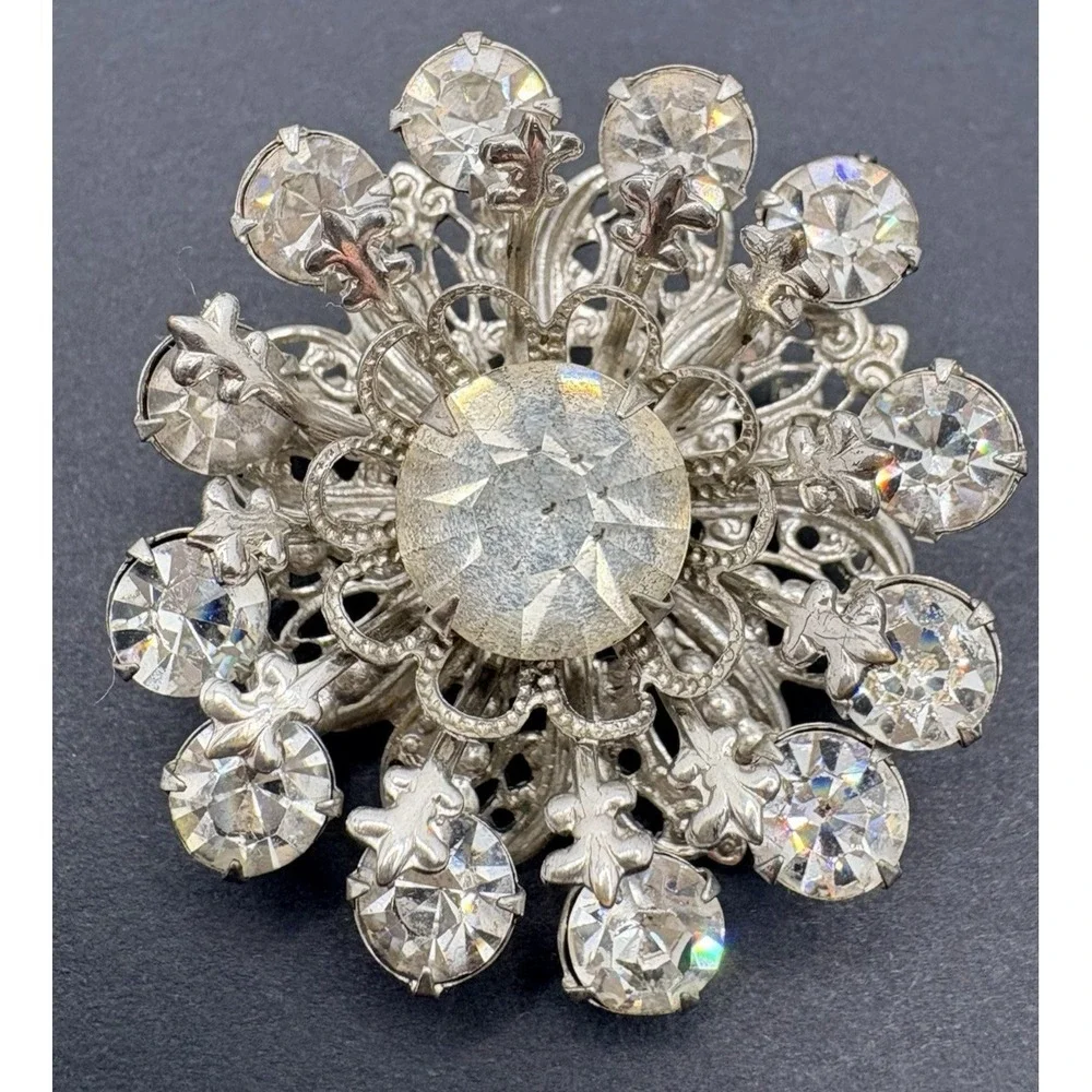 Vintage‎ Flower Brooch Silver Tone Filigree Clear Rhinestone Floral Retro 1.5